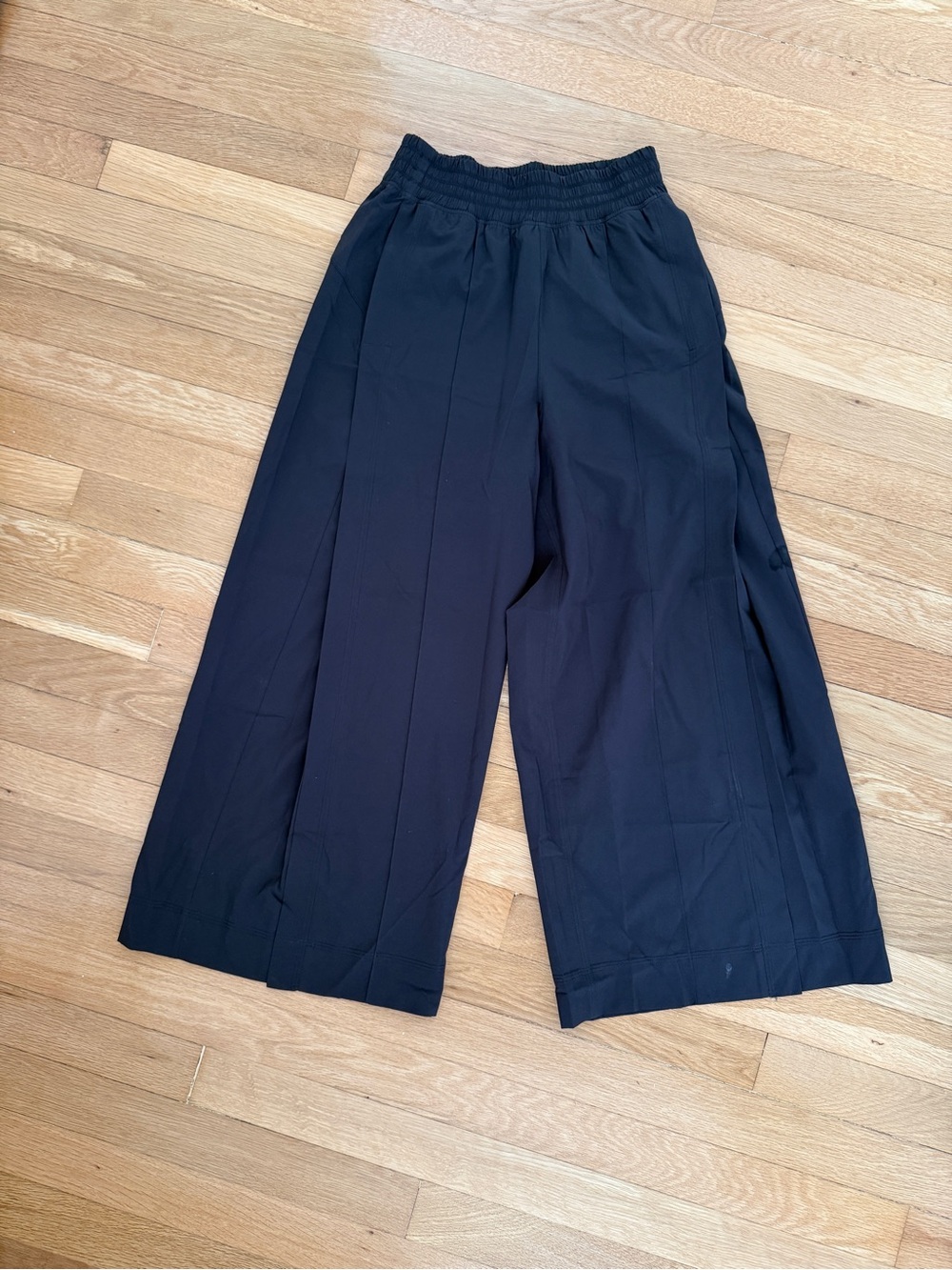 Lululemon Wanderer Culotte in Black Size 2